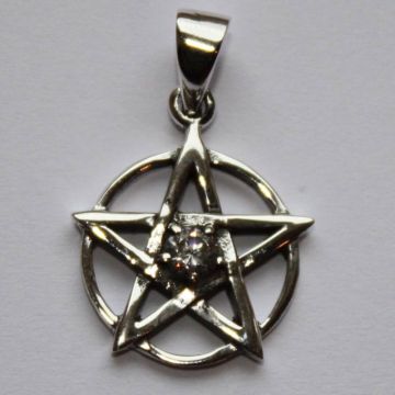 Pentagramm mit weissem Stein