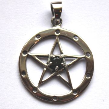 Pentagramm mit schwarzem Stein